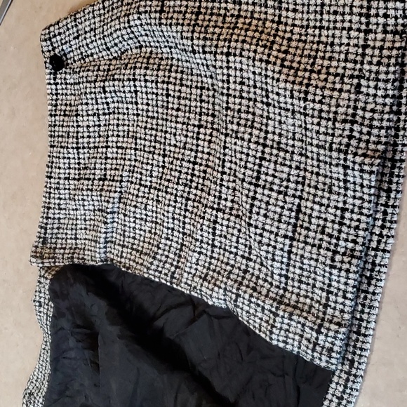 Express women's knee length wrap skirt. Size 13/14. - Picture 5 of 8